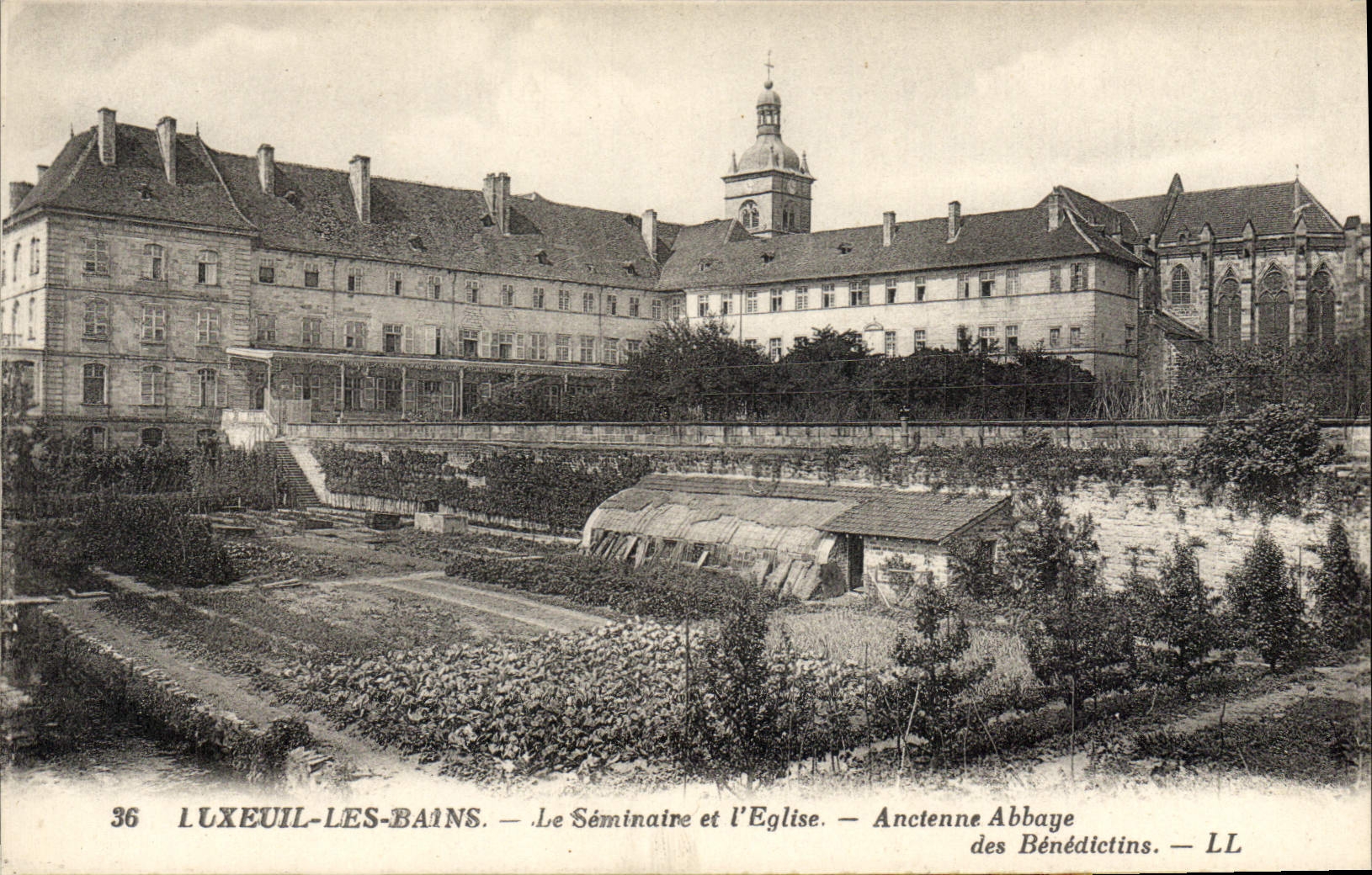 CPA Luxeuil les Bains Le Seminaire et l'Eglise Ancienne Abbaye des Benedictins
