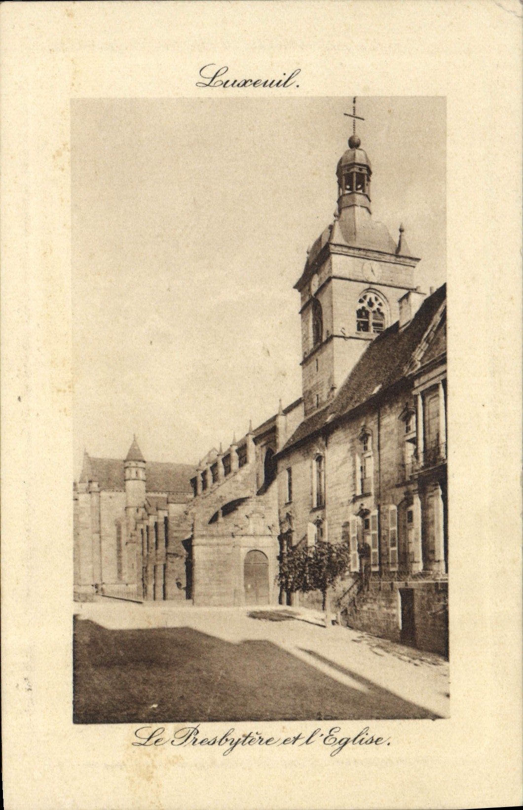 CPA Le Presbytere et l'Eglise 