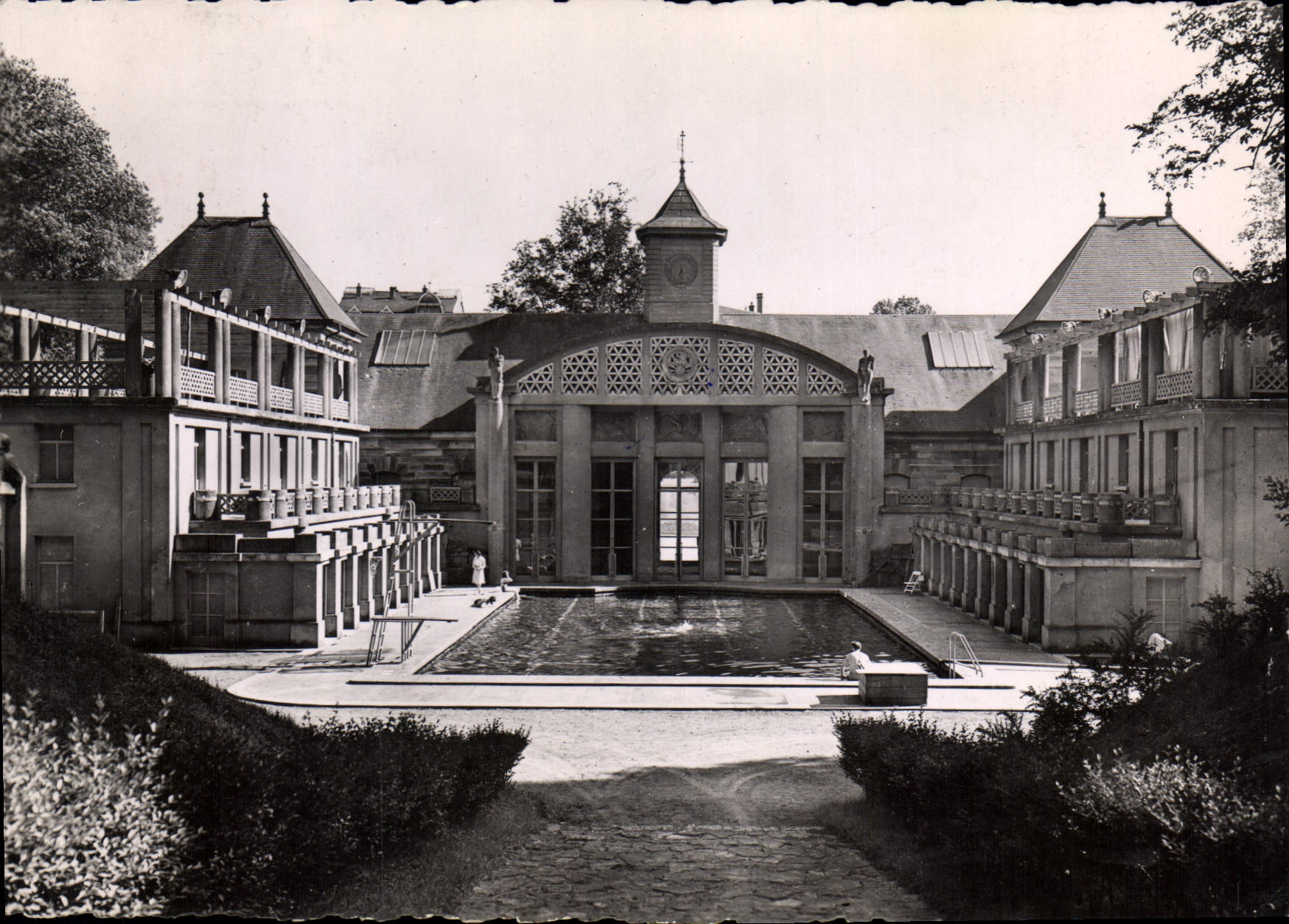 CPSM La Piscine Thermale de Luxeuil les Bains Haute Saone