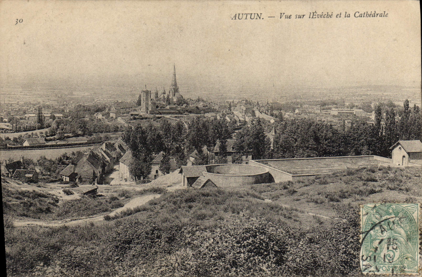 CPA Autun Vue sur l'Eveche et la Cathedrale 