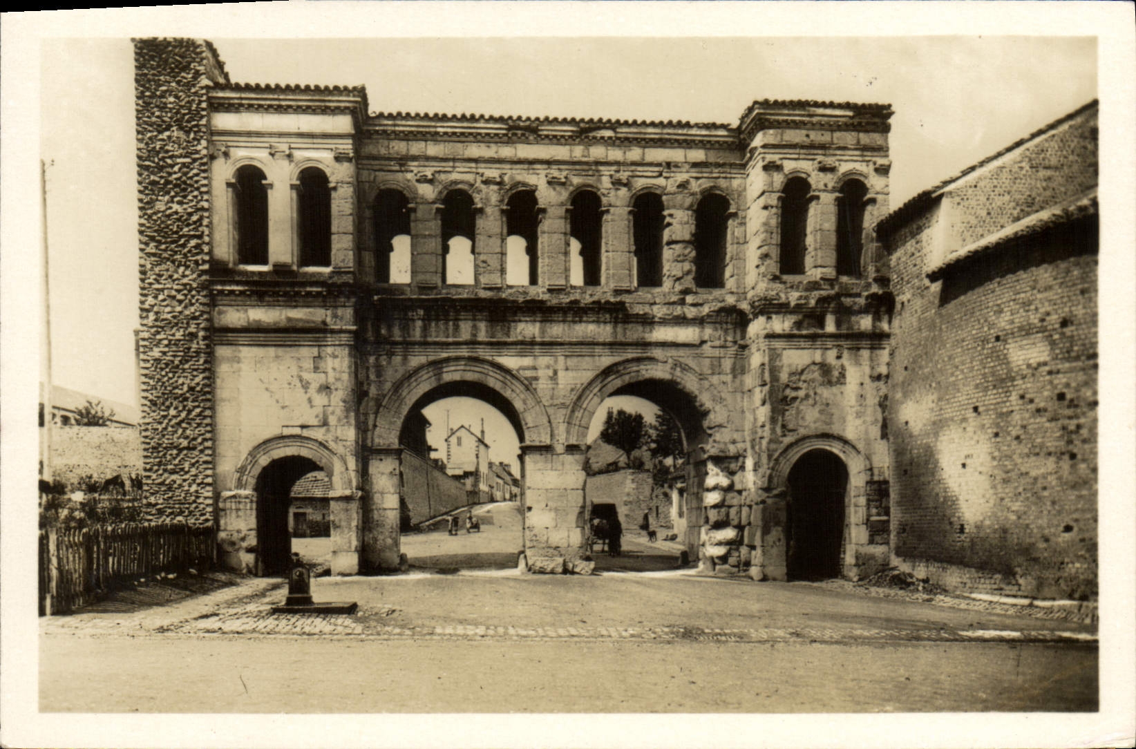 CPA Autun Porte Saint Andre 