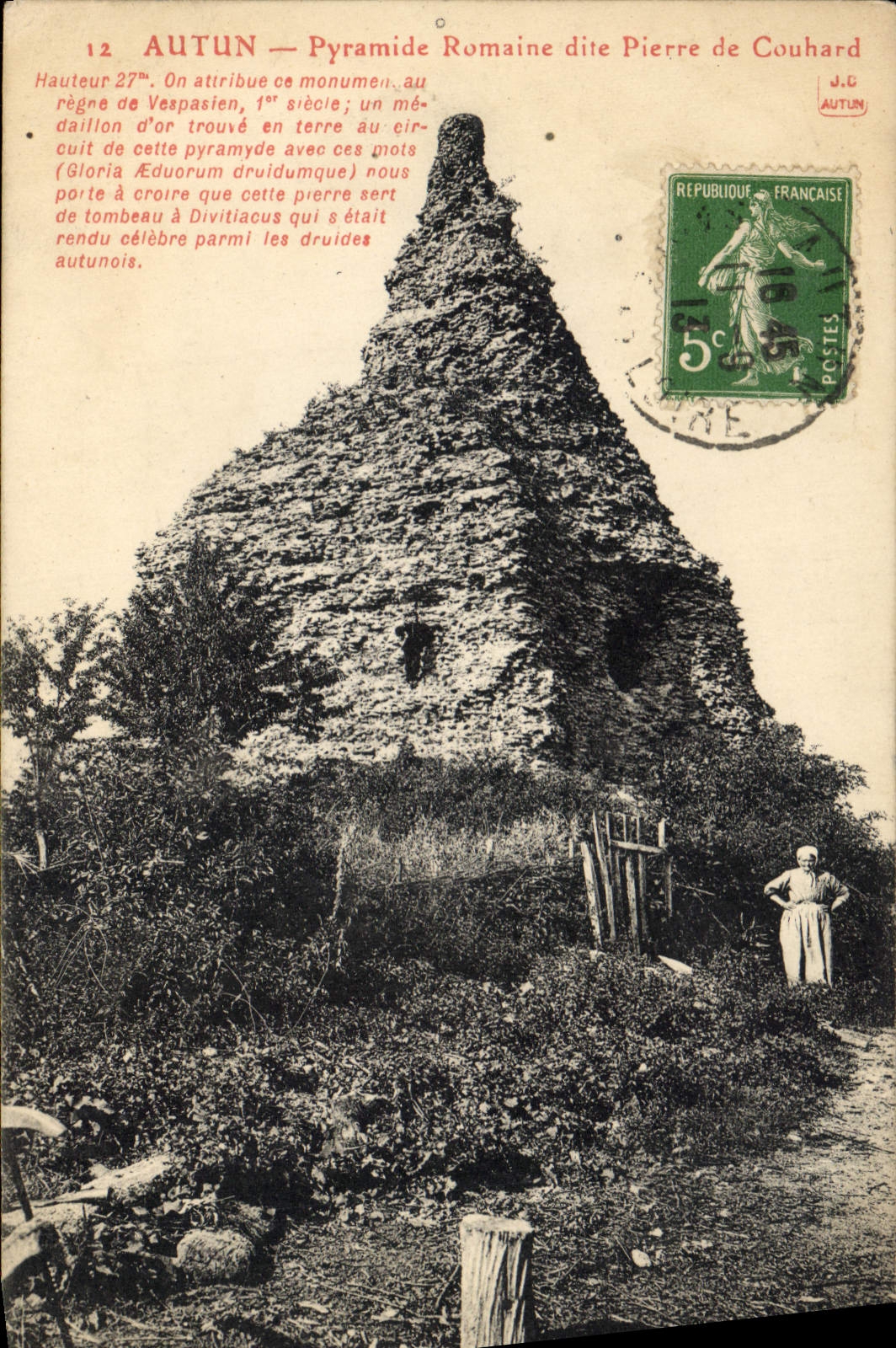 CPA Autun Pyamide Romaine dite Pierre de Couhard