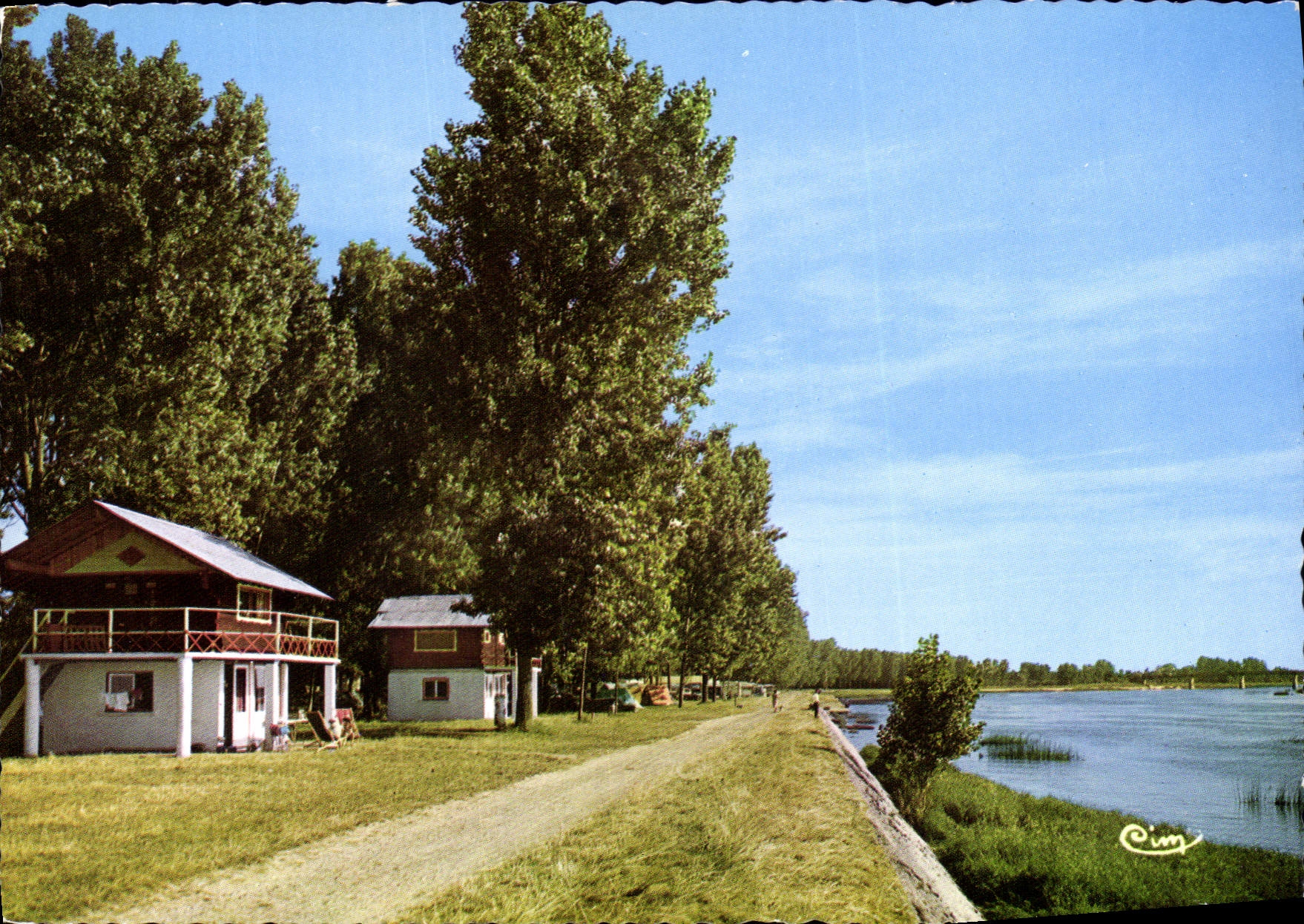 CPSM Camping Place d'Uchizy Ses Chalets Savoyards 
