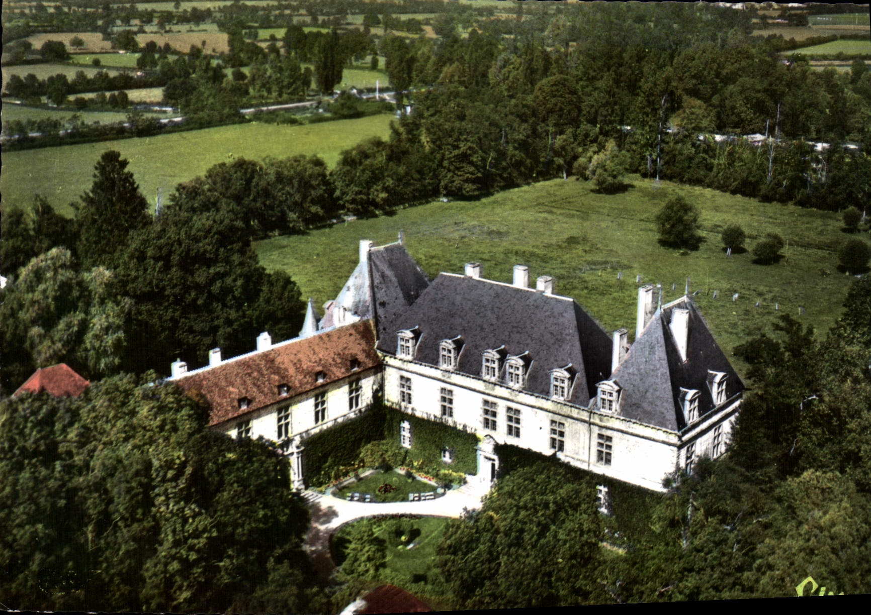 CPSM Chateau de Cormatin S et L Vue aerienne Commence en 1608 et termine en 1616 