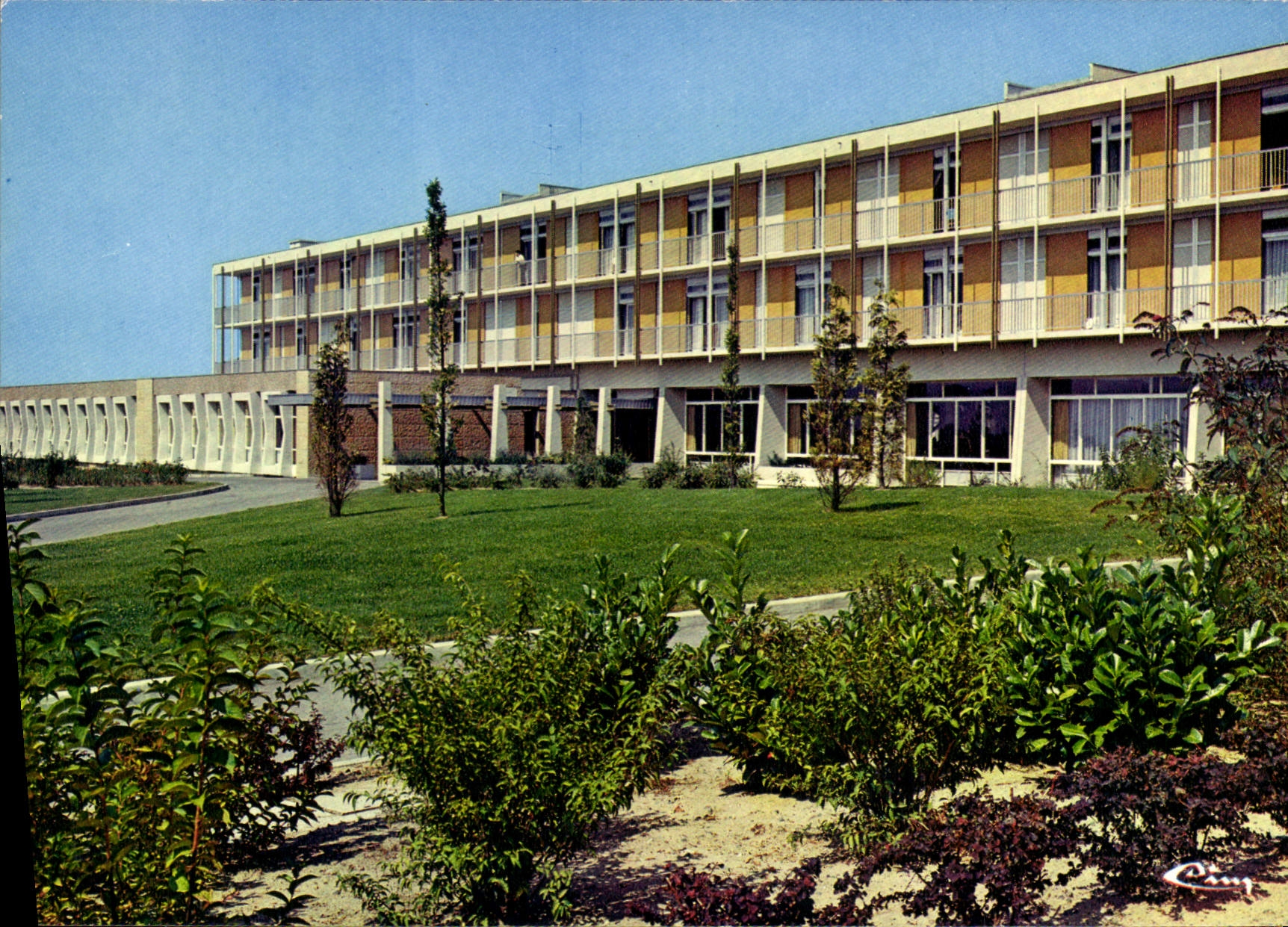 CPSM Bourbon Lancy S et L Centre de Readaptation Fonctionnelle Le Bourbonnais