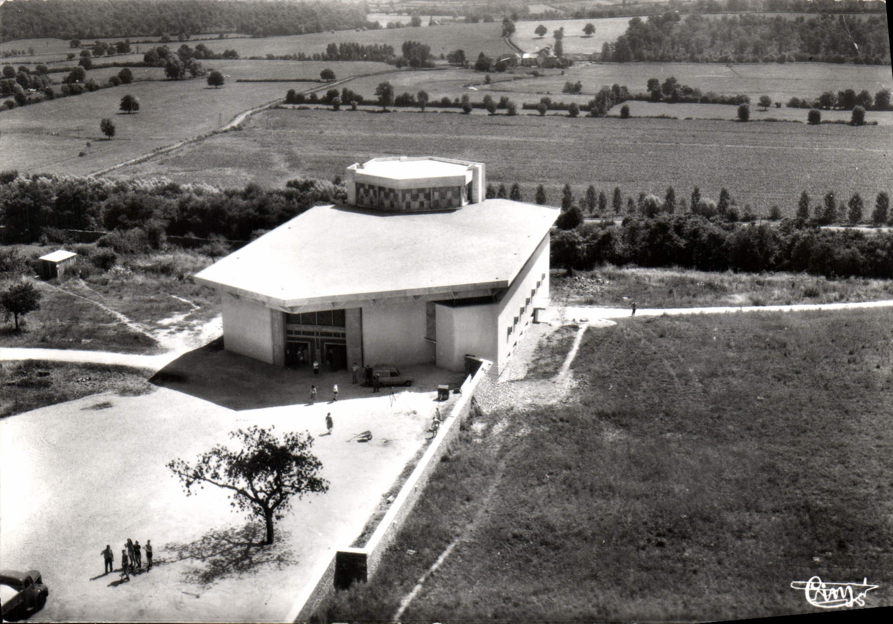 CPSM Taize S et L Vue aerienne Eglise de la Reconciliation 