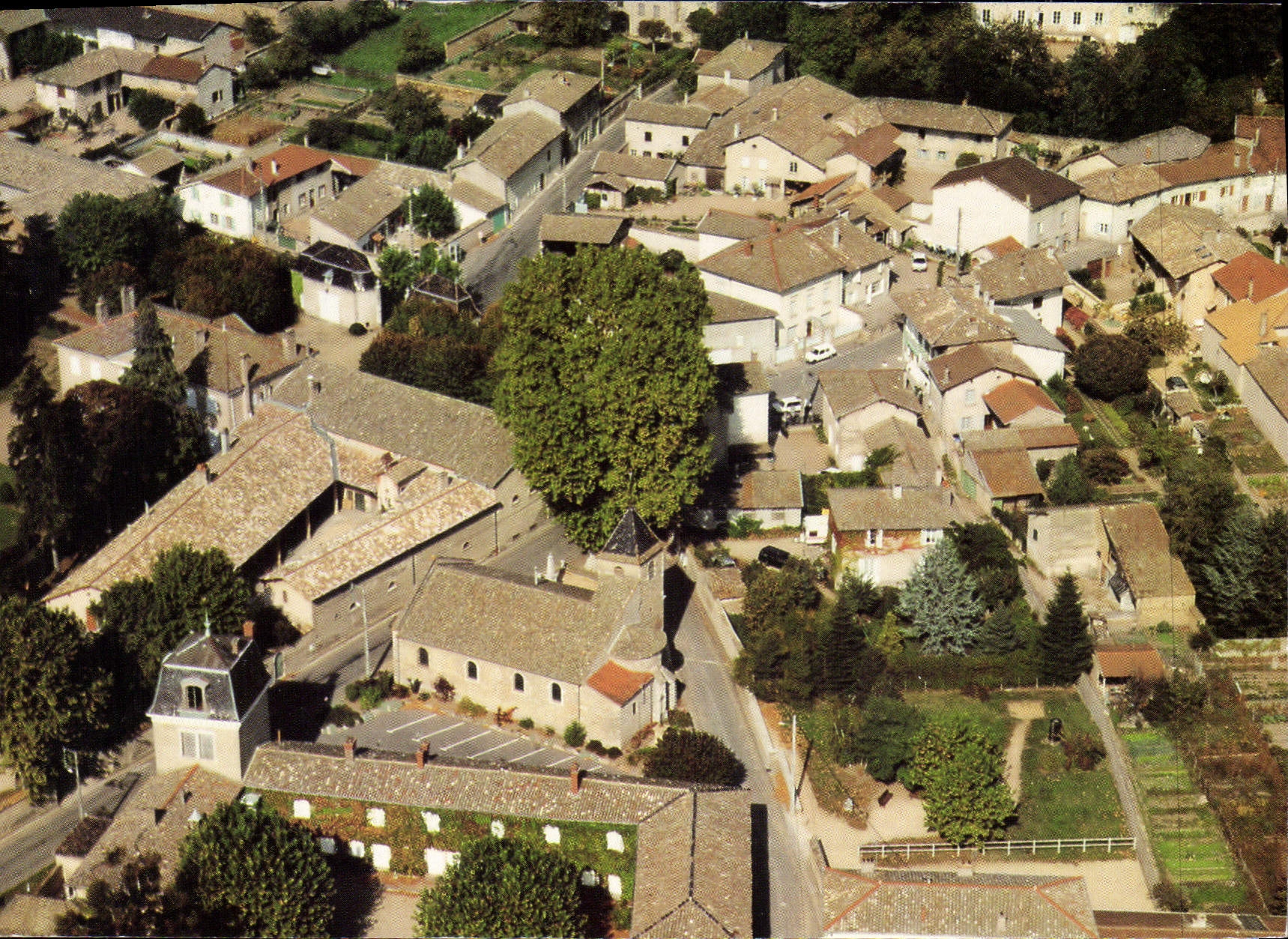 CPSM Place de l'Eglise Le Bourg Saint Symphorien d'Ancelles 