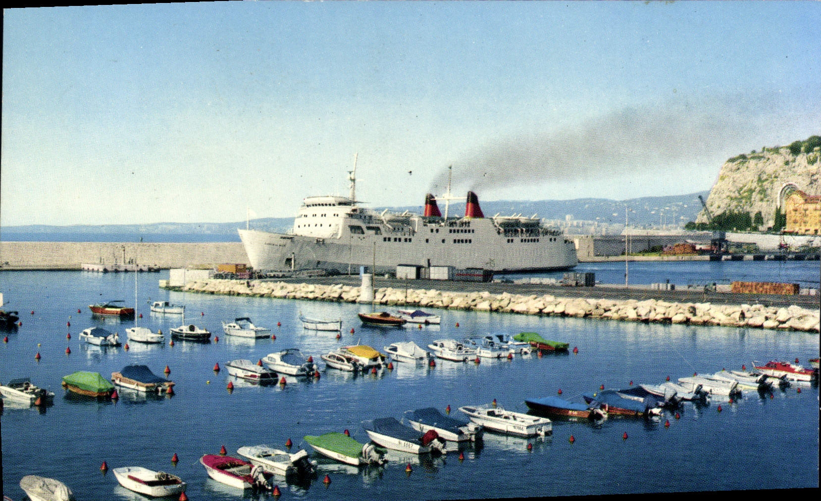 CPA NICE courier pour la corse sortant du port 