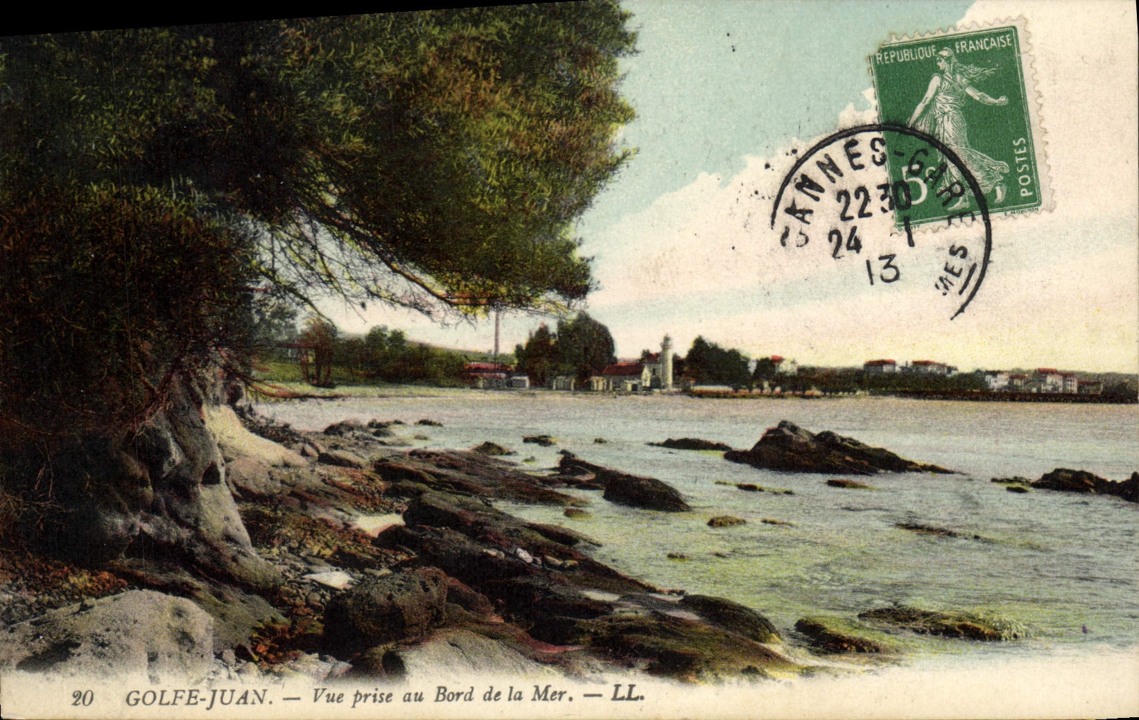 CPA Golfe Juan vue prise au Bord de la mer