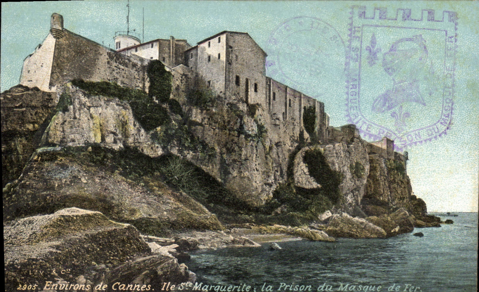 CPA Environs de Cannes  Ile Ste Marguerite la Prison du Masque de Fer 