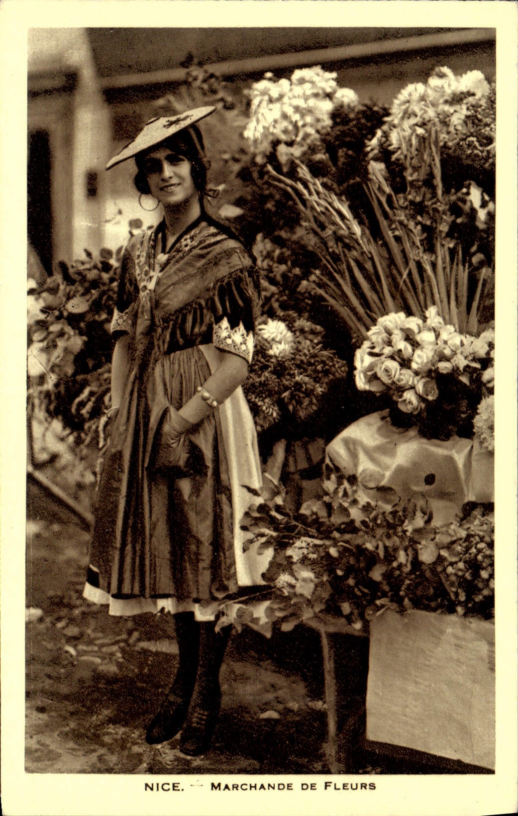 CPA Nice Marchande de fleurs 