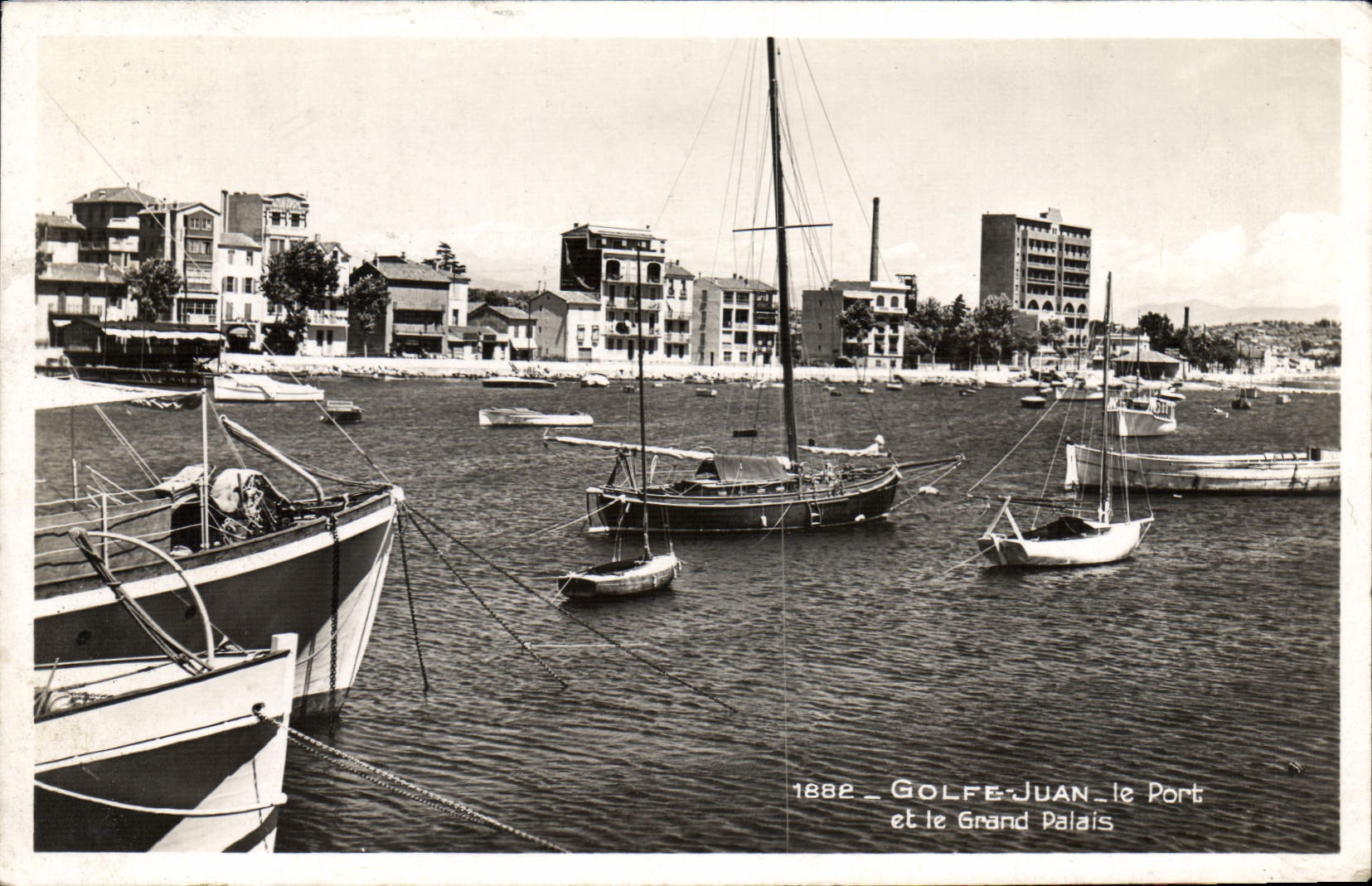 CPA Golfe Juan le Port et le Grand Palais