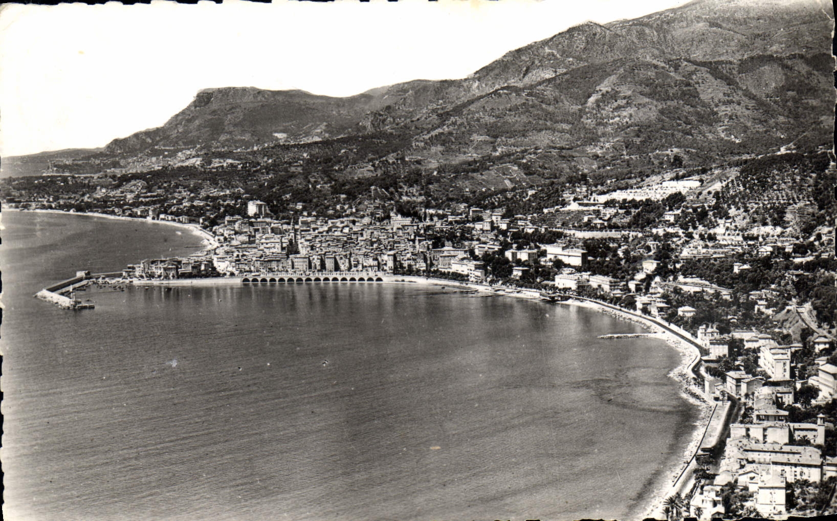 CPA Menton Vue generale 