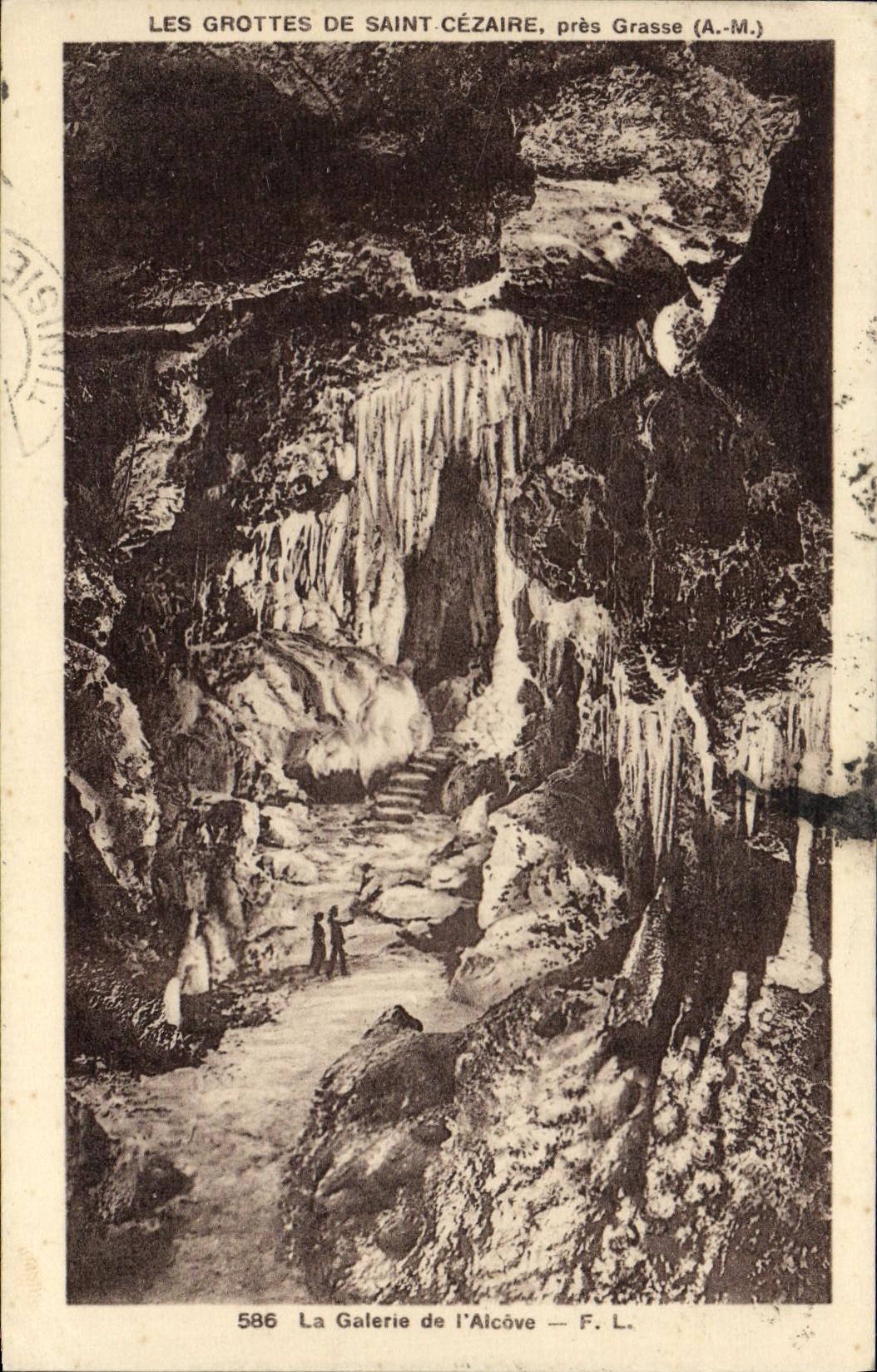 CPA Les Grottes de Saint Cezaire pres Grasse 
