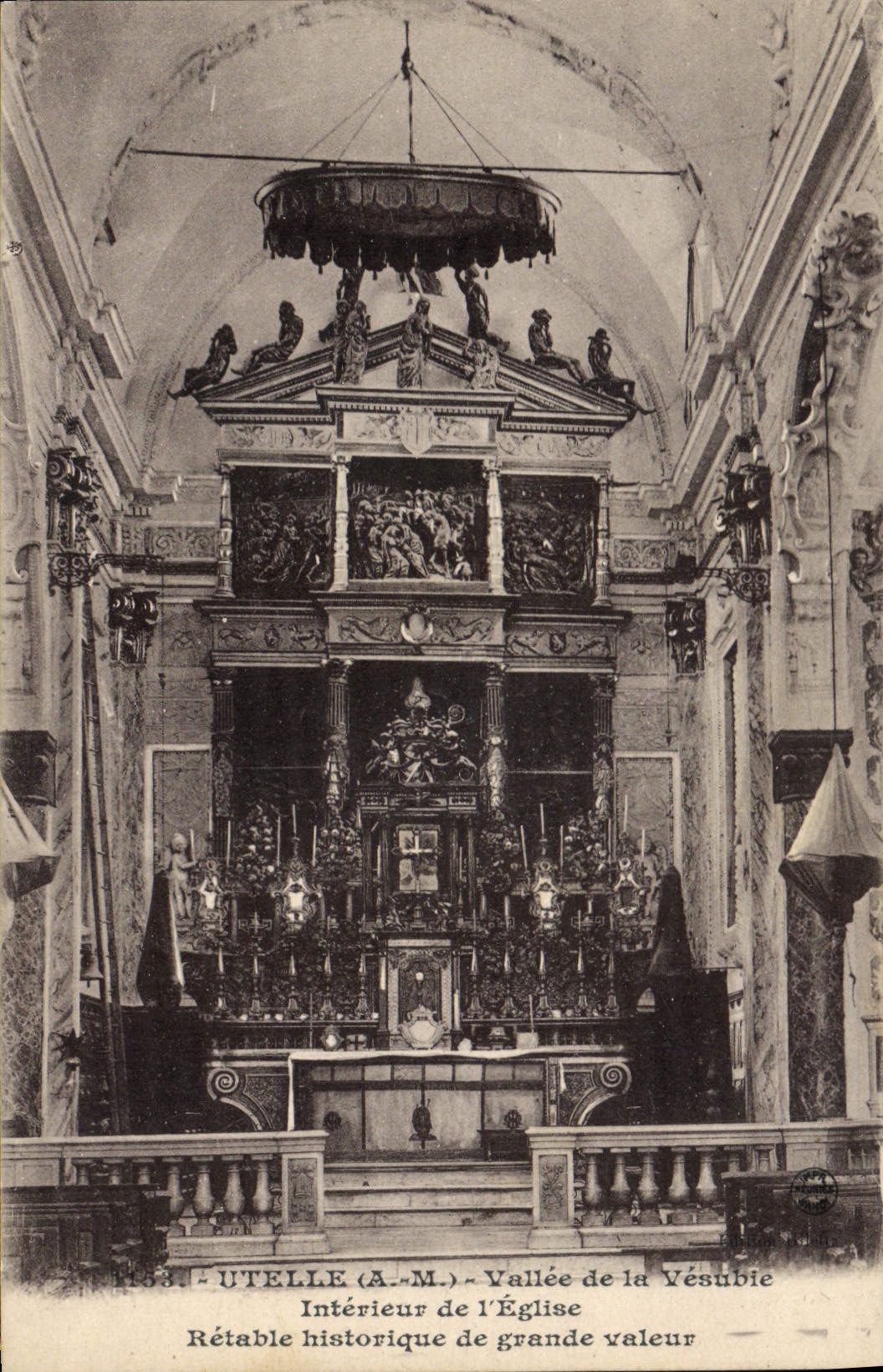 CPA Utelle A M Vallee de la Vesubie interieur de l'Eglise retable historique de grande valeur