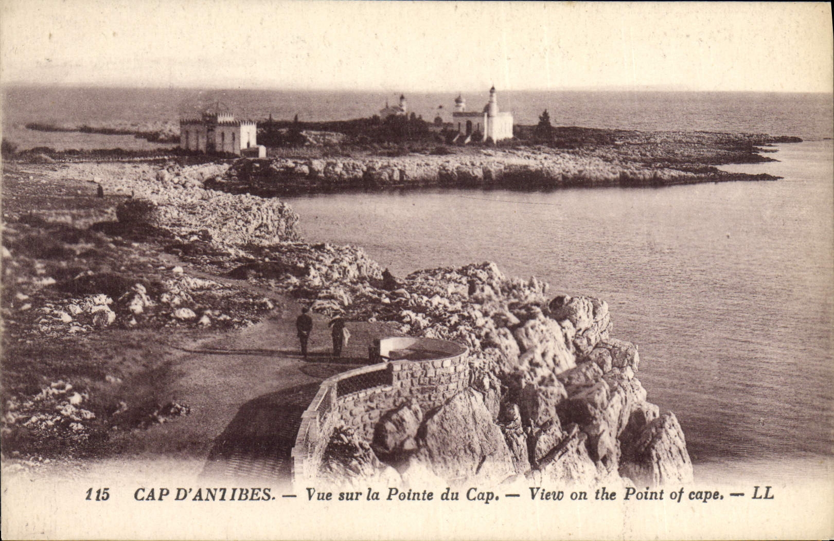 CPA Cap d'Antibes vue sur la Pointe du Cap