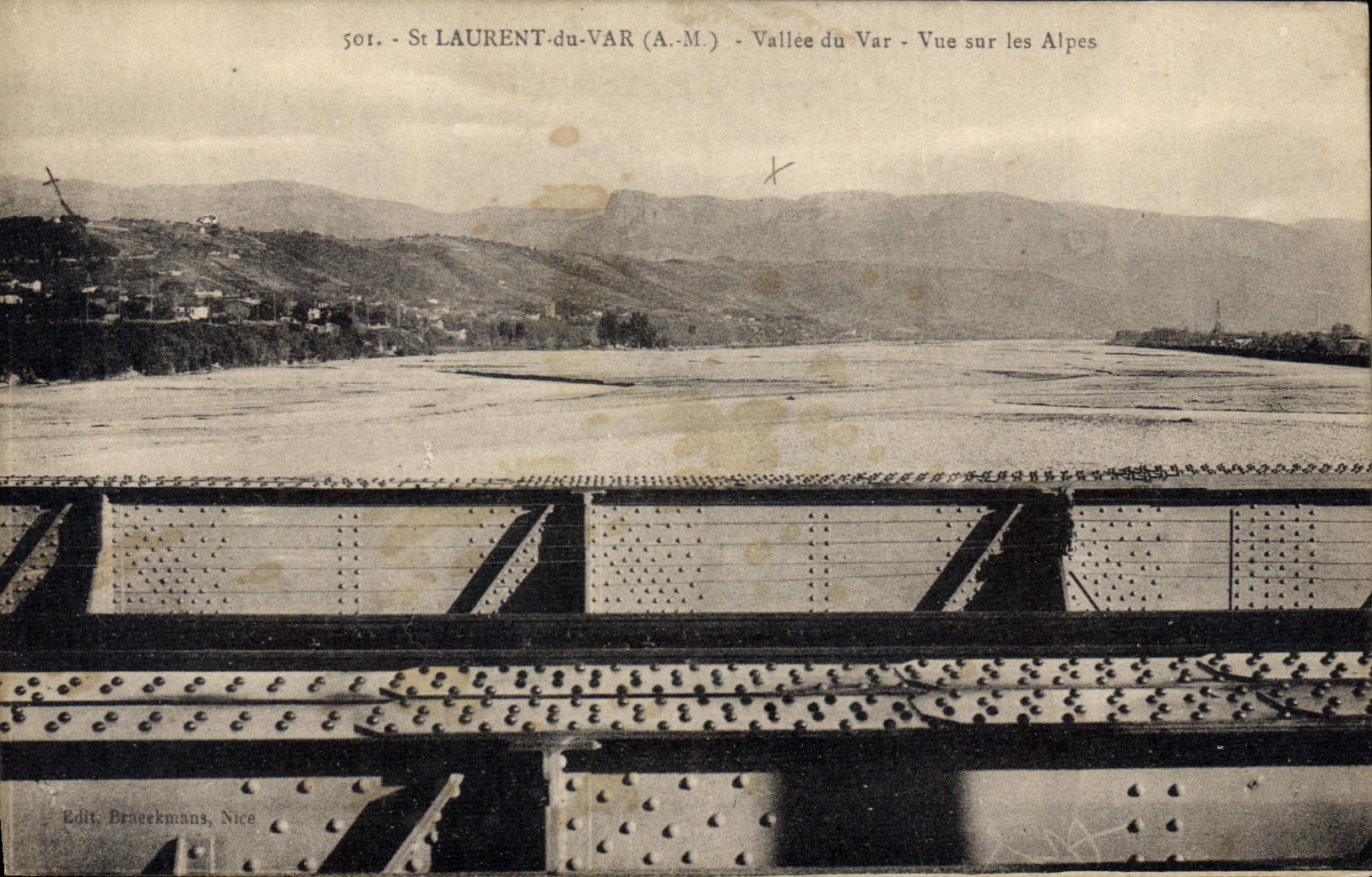 CPA St Laurent du Var A M Vallee du Var vue sur les Alpes