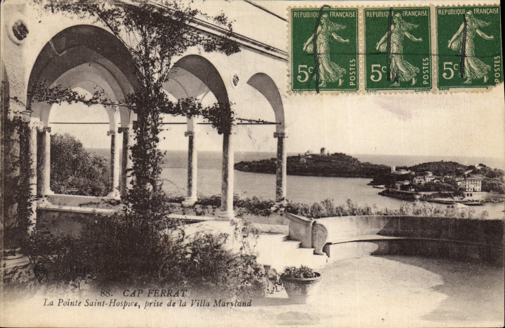 CPA Cap Ferrat la pointe Saint Hospice prise de la Villa Maryland 