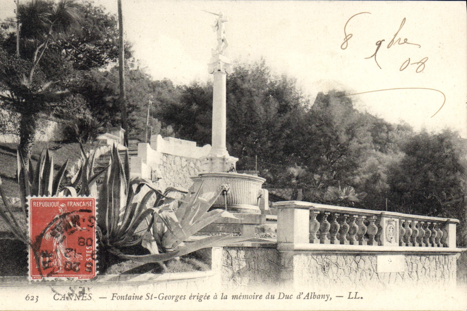 CPA Cannes Fontaine St Georges erigee a la memoire du Duc d'Albany 
