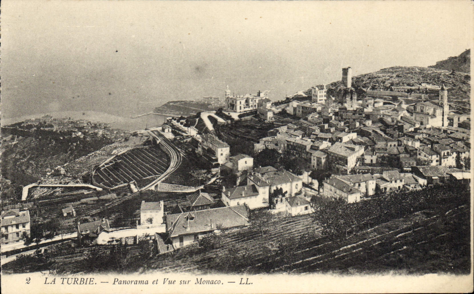 CPA La Turbie Panorama et Vue sur Monaco
