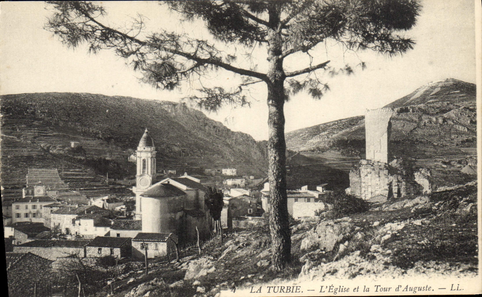 CPA La Turbie l'Eglise et la Tour d'Auguste 