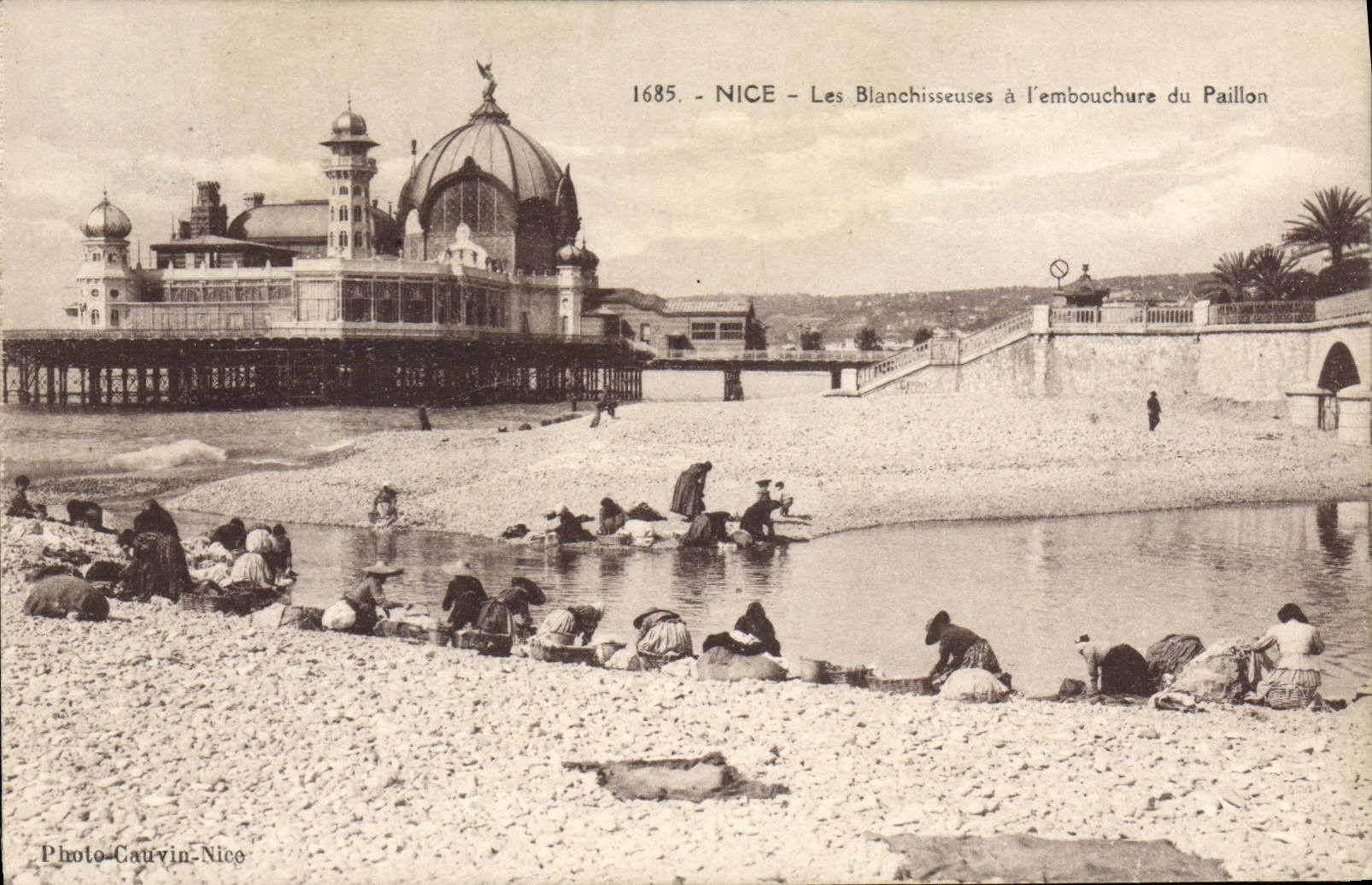 CPA Nice Les Blanchisseuses a l'embouchure du Paillon 