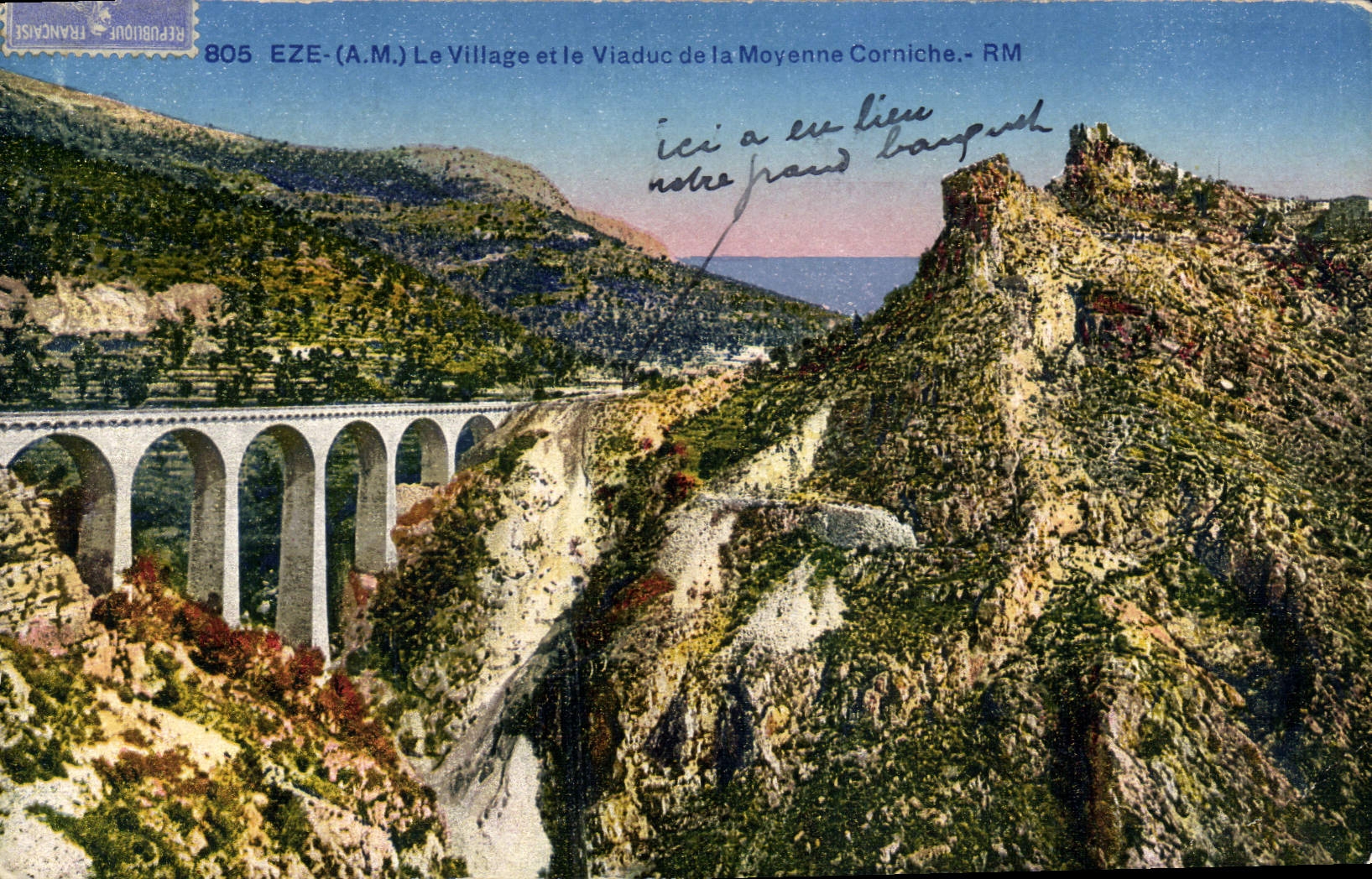 CPA Eze A M Le Village et le Viaduc de la Moyenne Corniche