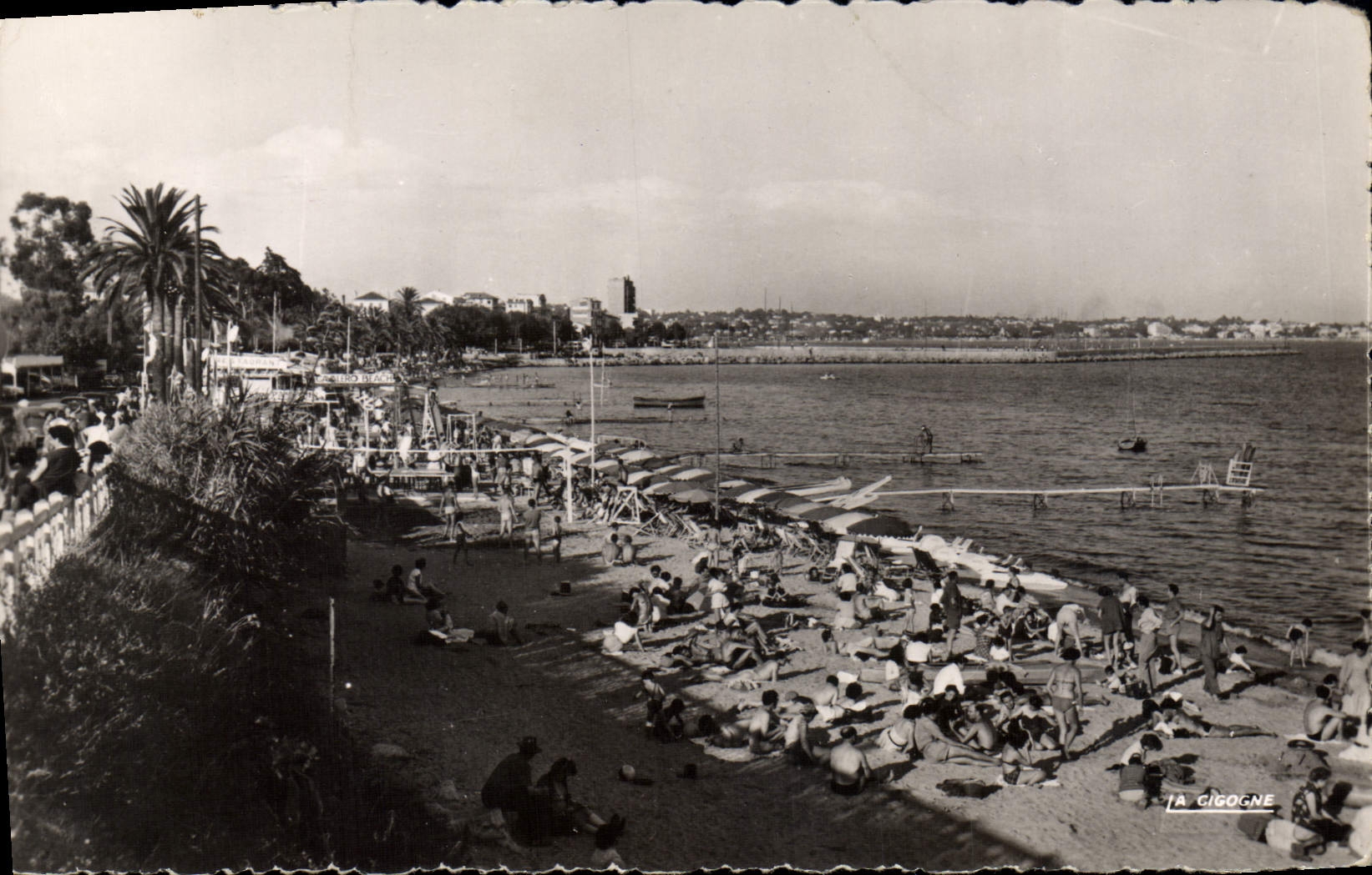 CPA Golfe Juan Alpes Marit la plage