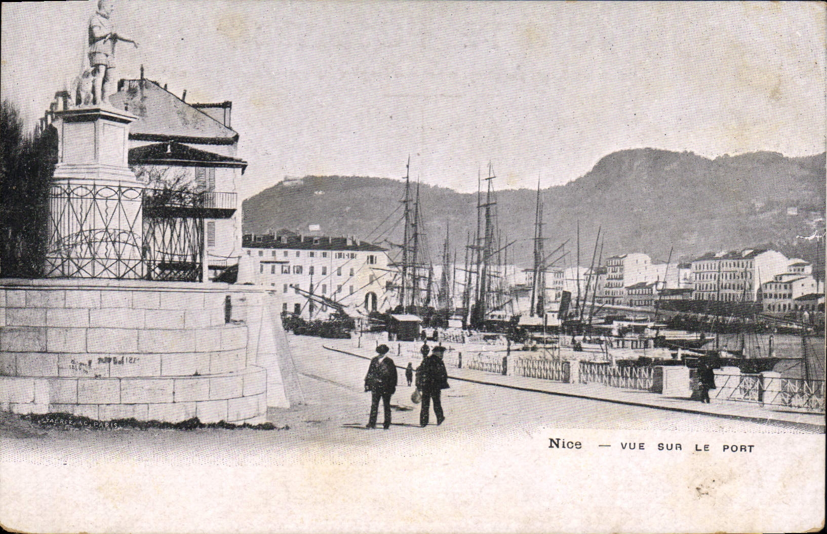 CPA Nice vue sur le Port 