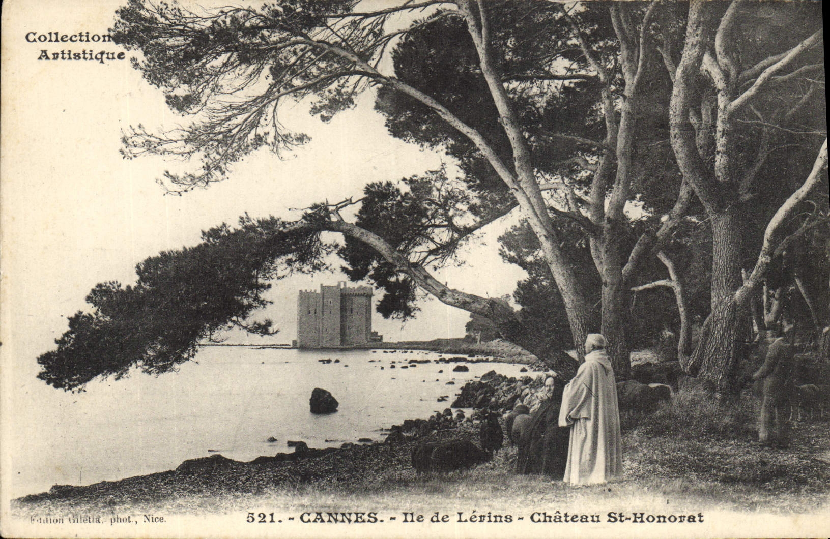 CPA Cannes Ile de Lerins Chateau St Honorat