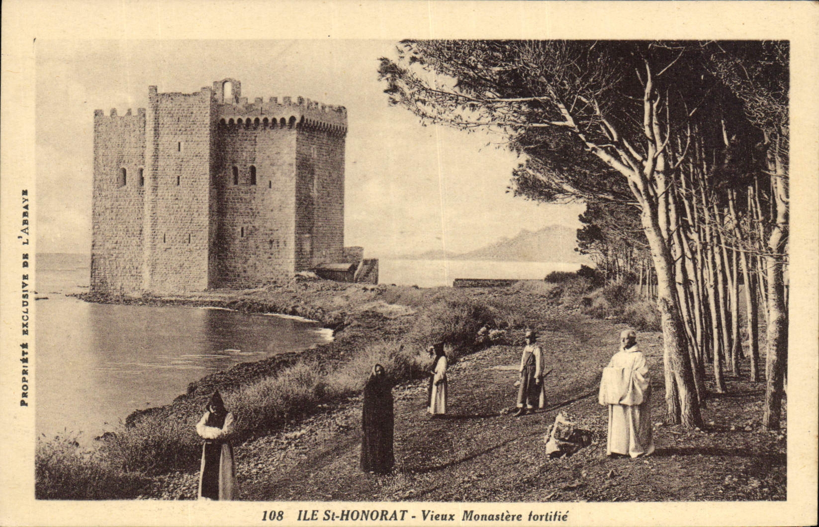 CPA Ile St Honorat Vieux Manastere fortifie 