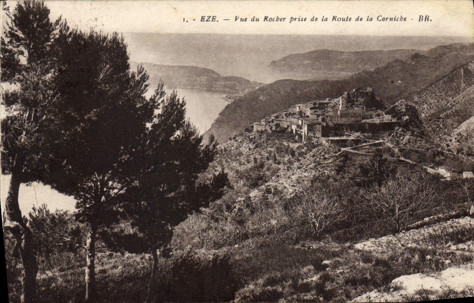 CPA Eze Vue du Rocher prise de la Route de la Corniche