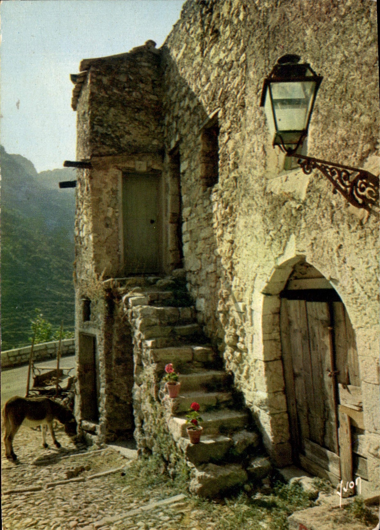 CPSM Couleurs et Lumiere de France Sainte Agnes Alpes Maritimes Vieille rue 