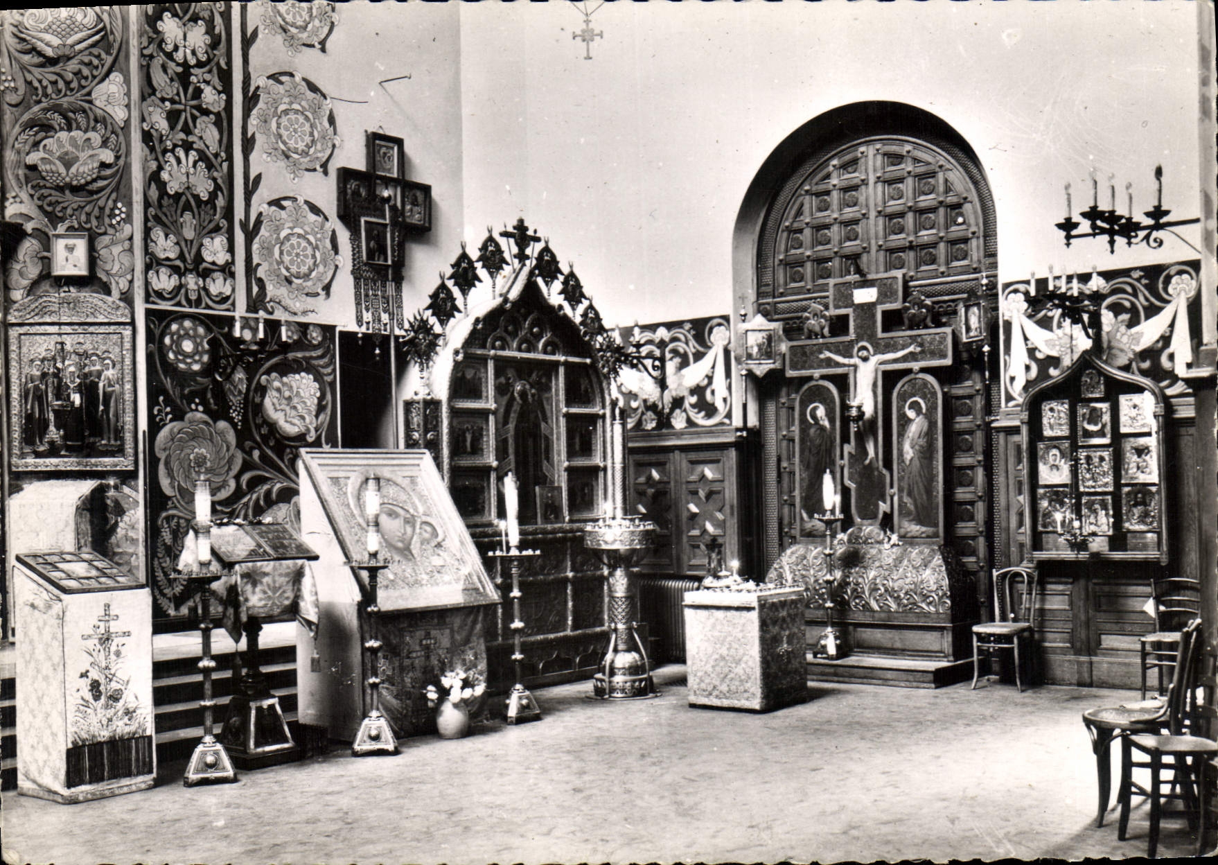 CPSM Russe de Nice Cathedrale Orthodoxe Russe de Nice Cote droit Golgotha et Notre Dame de Kazan