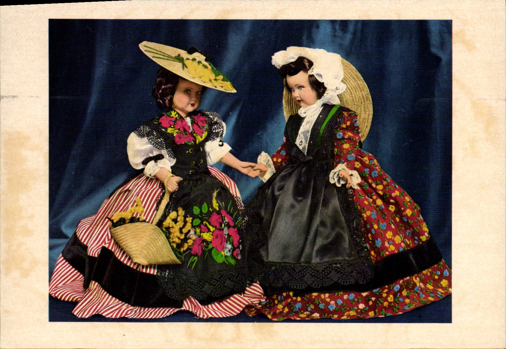 CPSM Poupees des Provinces de France La Nicoise et la Provencale