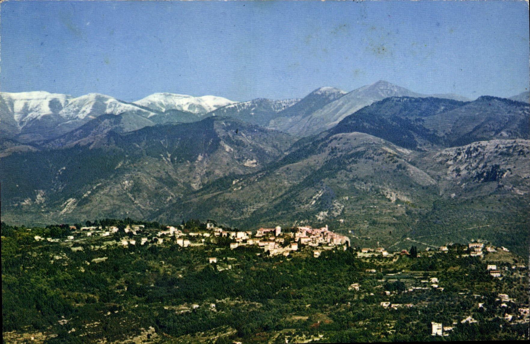 CPSM Berre les Alpes (Alp Mar) Alt 700 m AU 1er plan l'Ensoleillee