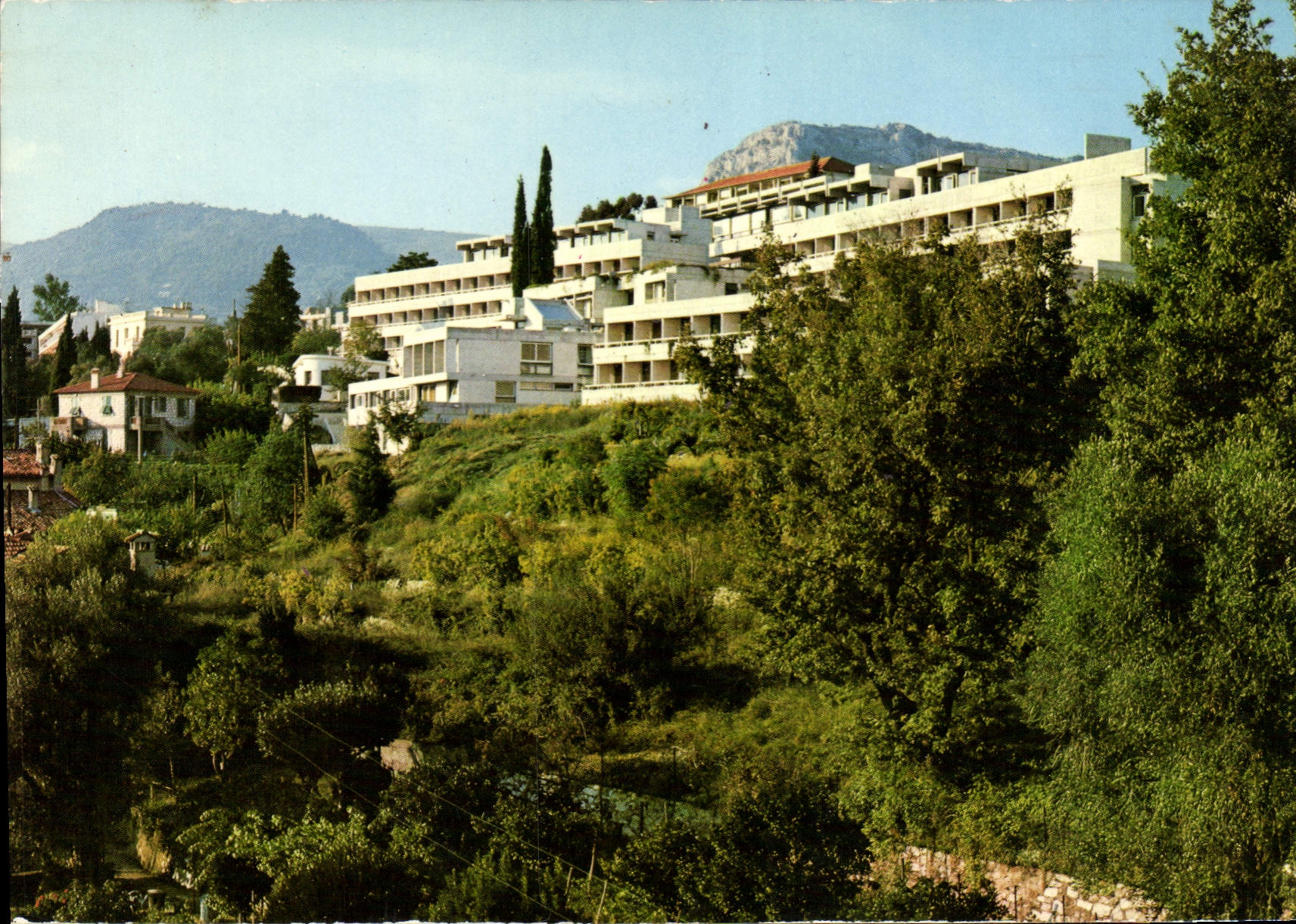 CPSM Vence la Jolie Cote d'Azur Clinique les Cadrans Solaires Centre Solaire et Universitaire de Bro