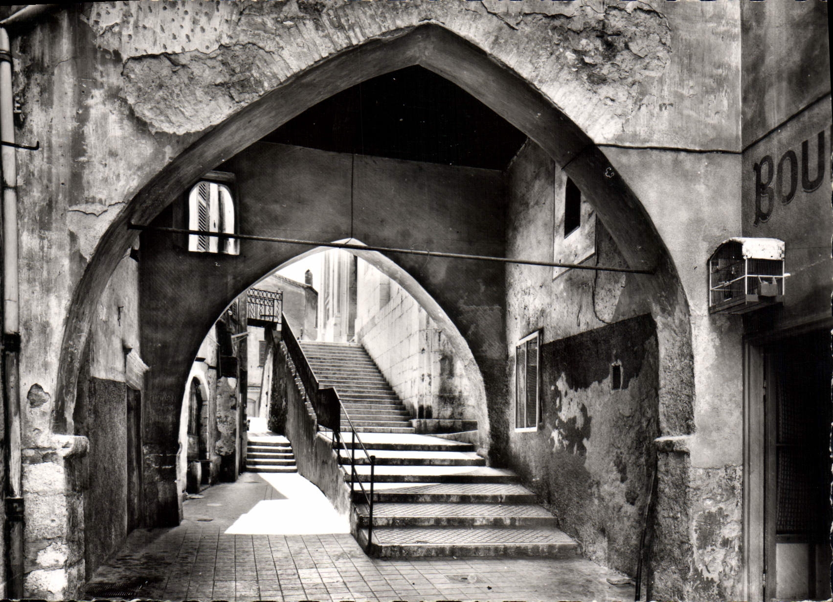 CPSM Villefranche sur Mer La Cote d'Azur Vieilles Voutes a la montee de l'Eglise