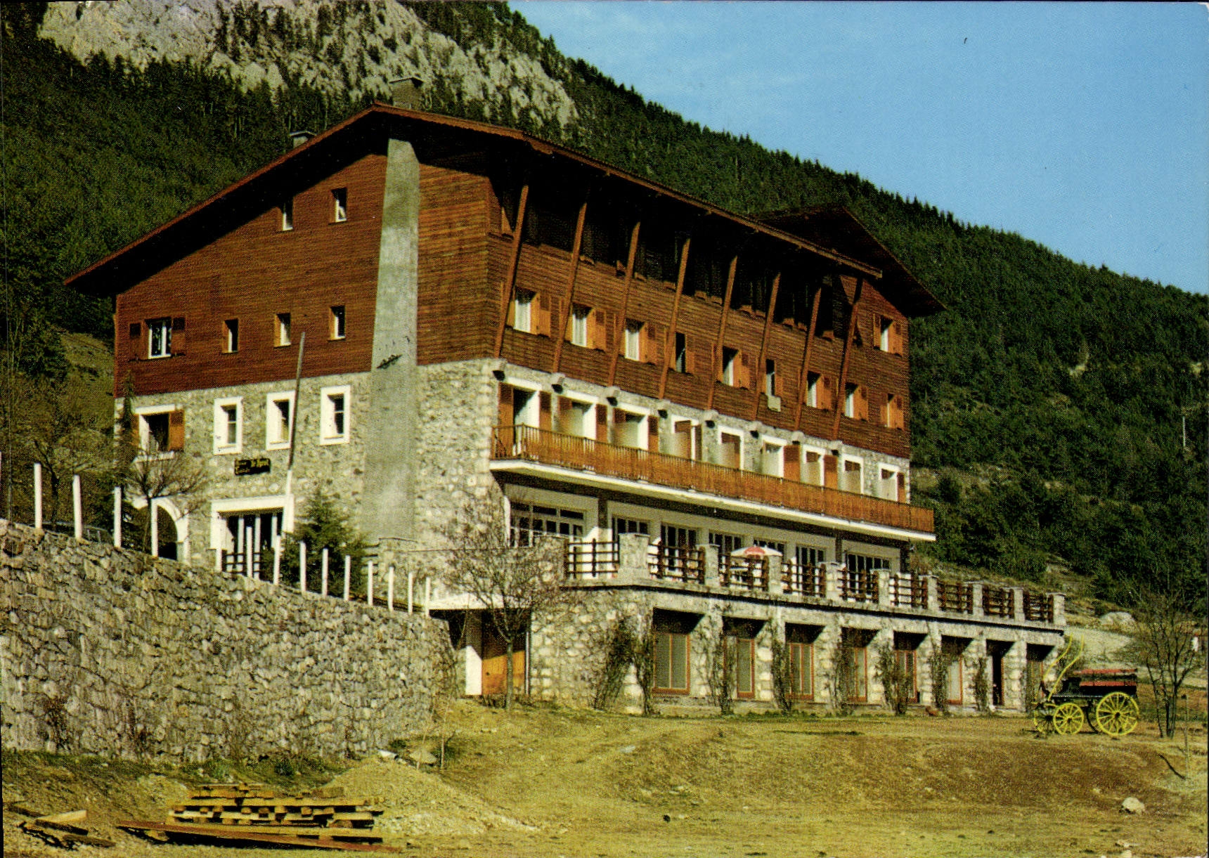 CPSM  Le Tyrol Saint Dalmas Valdeblore Altitude 1330 metres Maison Familiales des Alpes Maritimes Le