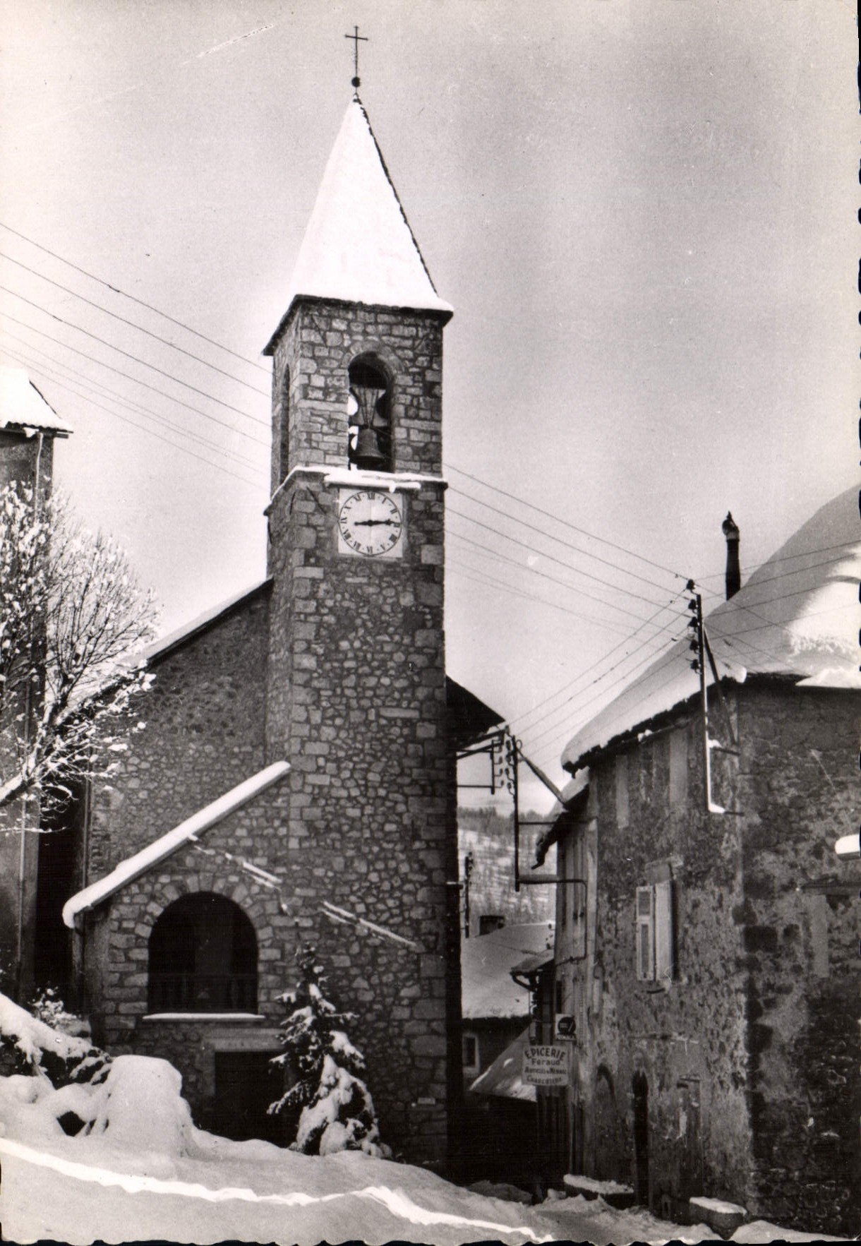 CPSM Beuil (A M) 1460 m L'Eglise