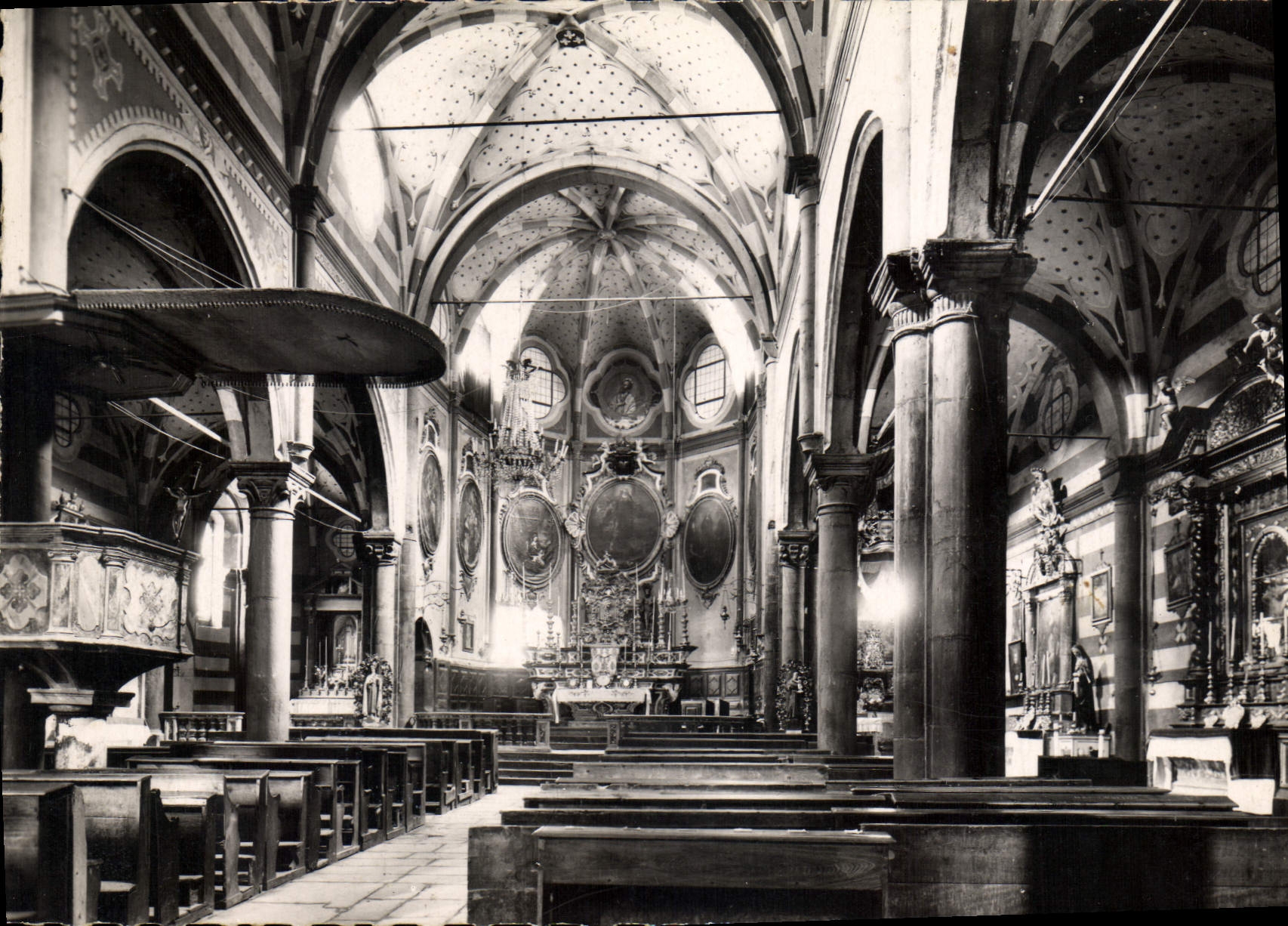 CPSM Tende (alt 815m) Les Alpes Maritimes Interieur de l'Eglise