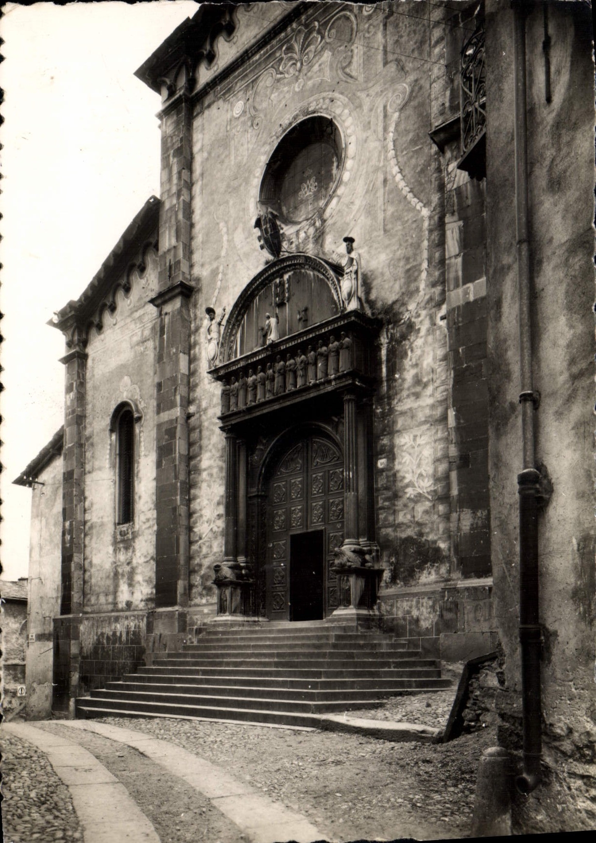 CPSM Tende (Alt 815) Les Alpes Maritimes Portail de l'Eglise de l'Assomption