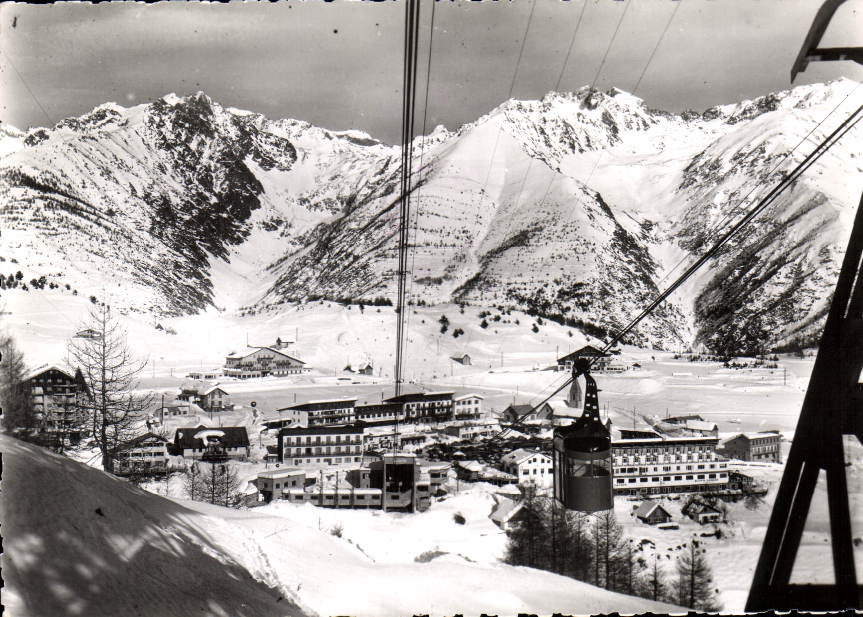 CPSM Auron (A M) Alt 1600 m Station d'ete et d'hiver Vue generale