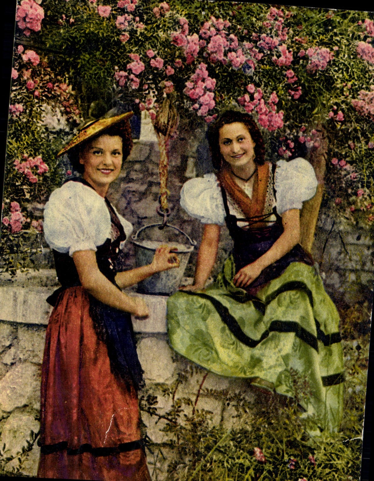 CPSM La Cote d'Azur Nicoise au puits fleuri