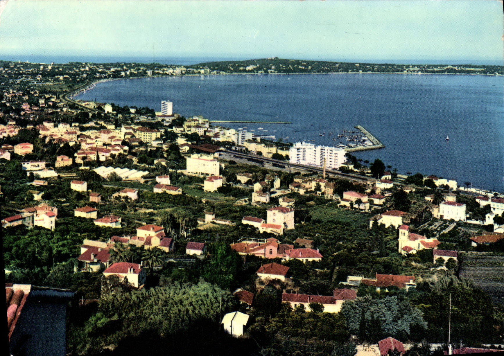 CPSM Golfe Juan La Cote d'Azur Vue generale et la Rade