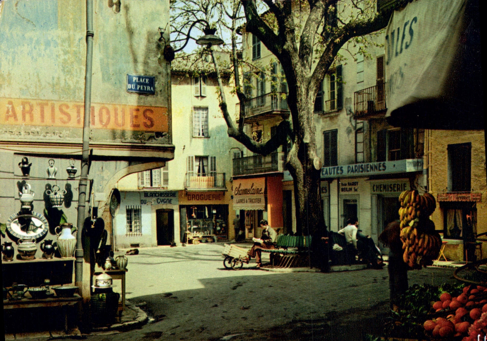 CPSM Vence(A M) Couleurs et Lumiere de France La Cote d'Azur de la nature Place du Peyra