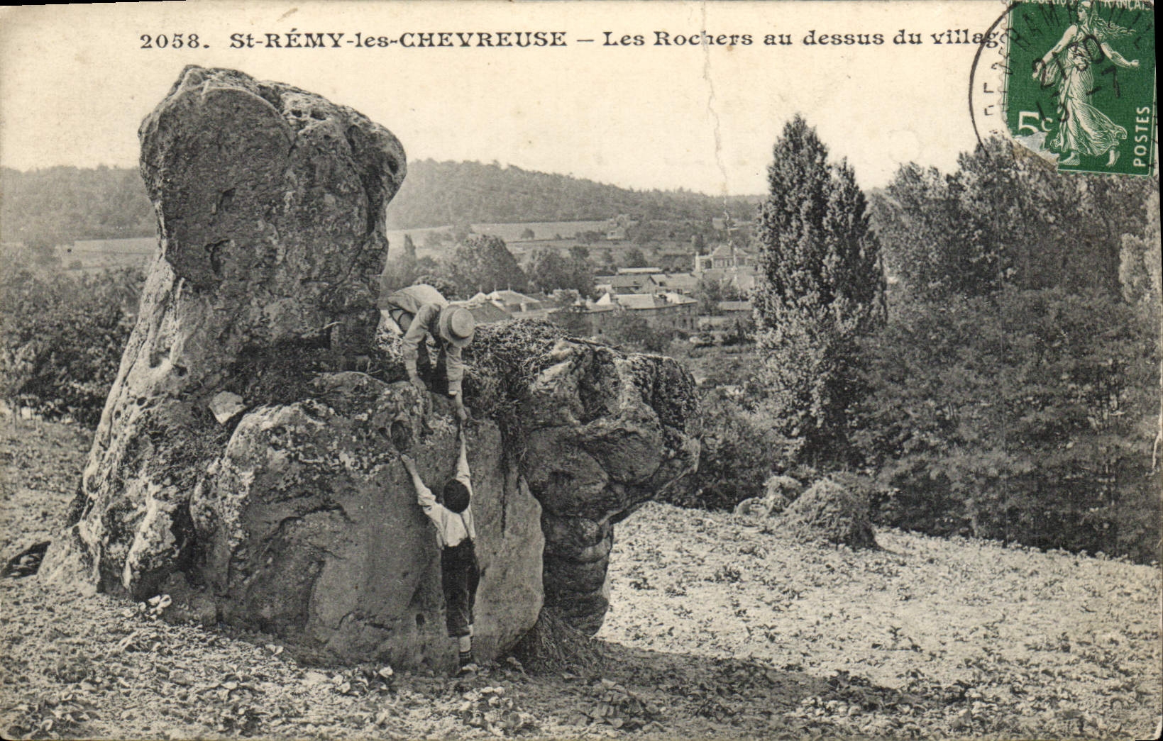 CPA St Remy les Chevreuse Les Rochers au dessus du Village