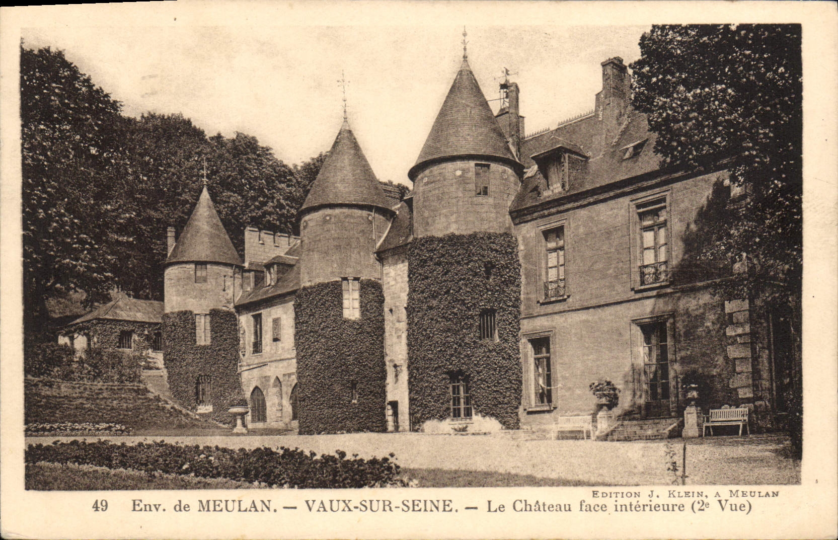 CPA Env de Meulan Vaux sur Seine Le Chateau Face interieur (2e Vue)