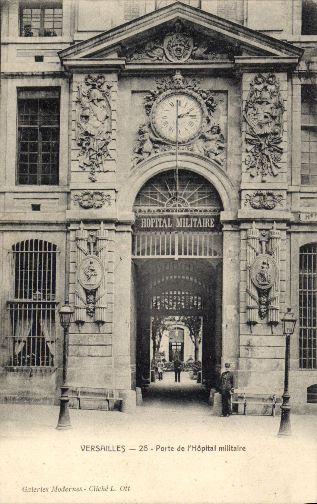 CPA Versailles Porte de l'Hopotal militaire