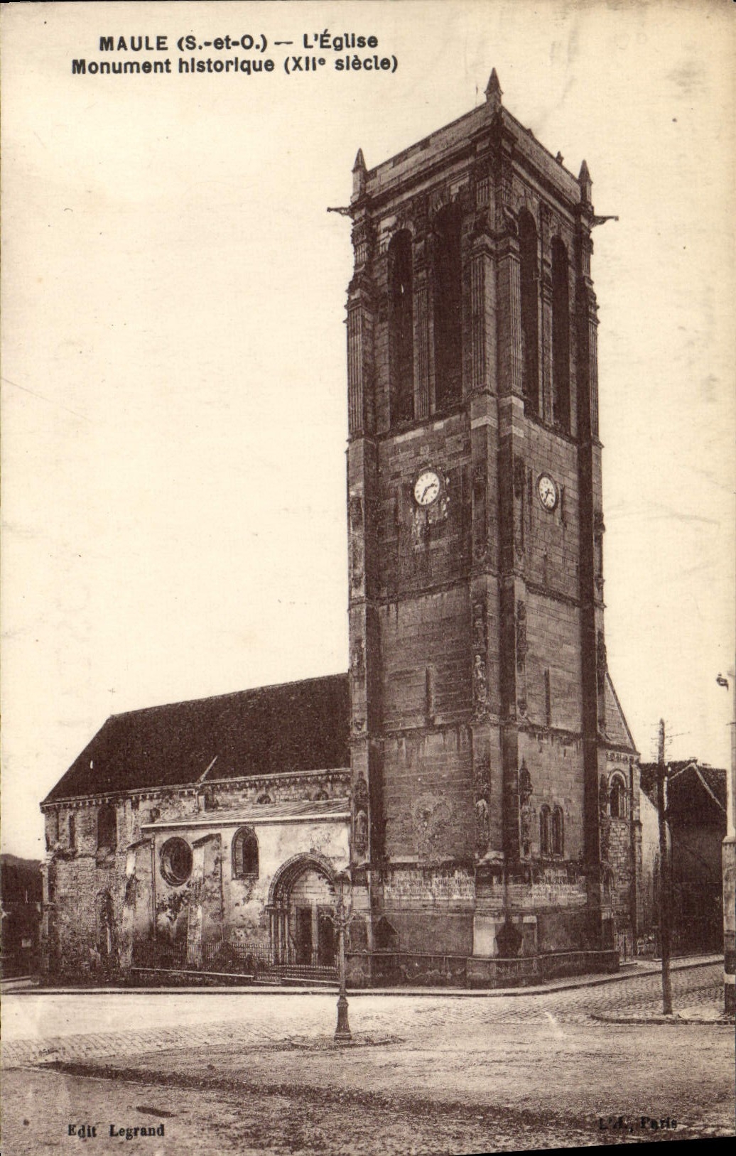 CPA Maule (S et O) L'Eglise Monument historique